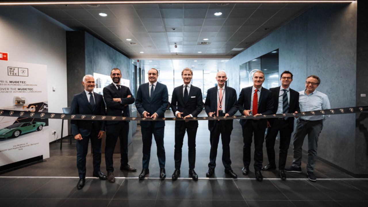 accordo-aeroporto-bologna-lamborghini-taglio-nastro