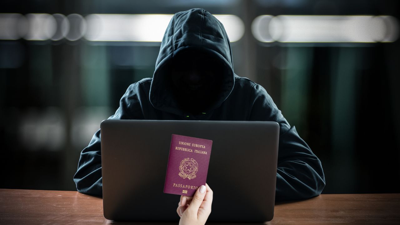 Documenti rubati in hotel e venduti sul dark web: come difendersi ...