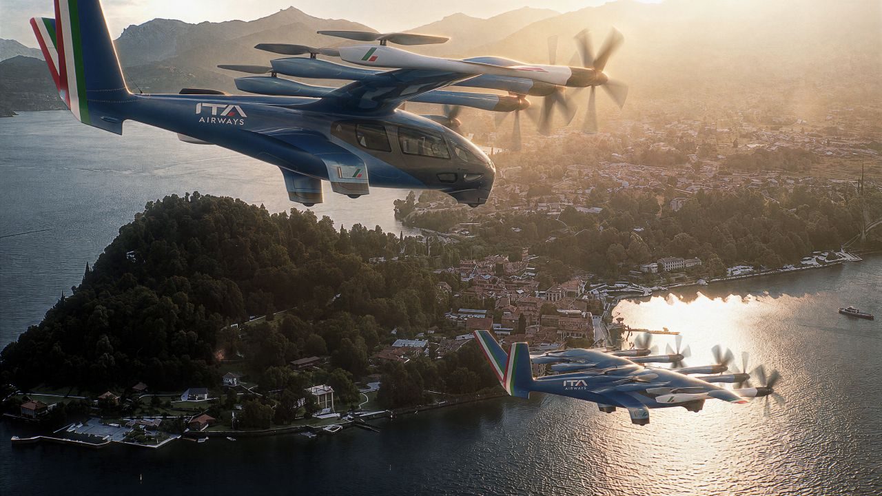 2026_ un rendering dell'air taxi Midnight, interamente elettrico, di Archer in volo in Italia