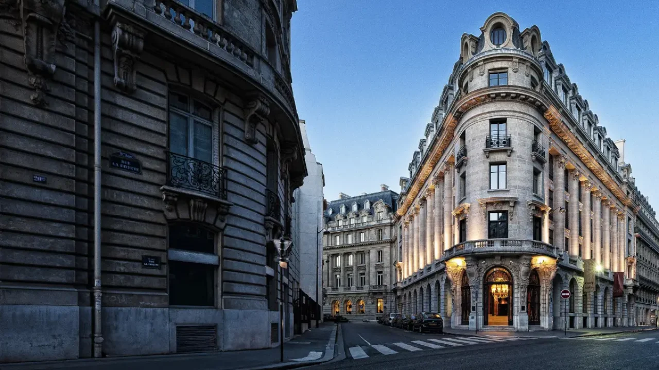 ALESSIA_RIZZETTO_banke_opera_paris_radisson