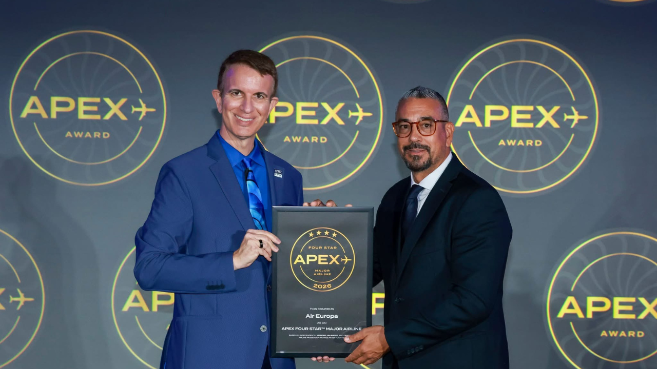 Air Europa riconfermata compagnia aerea a quattro stelle da APEX