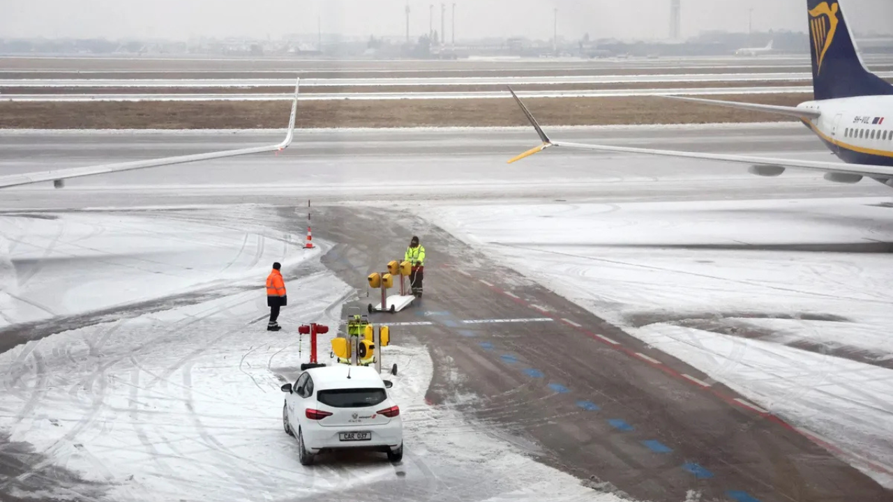 Airport Berlin 6 February 2026