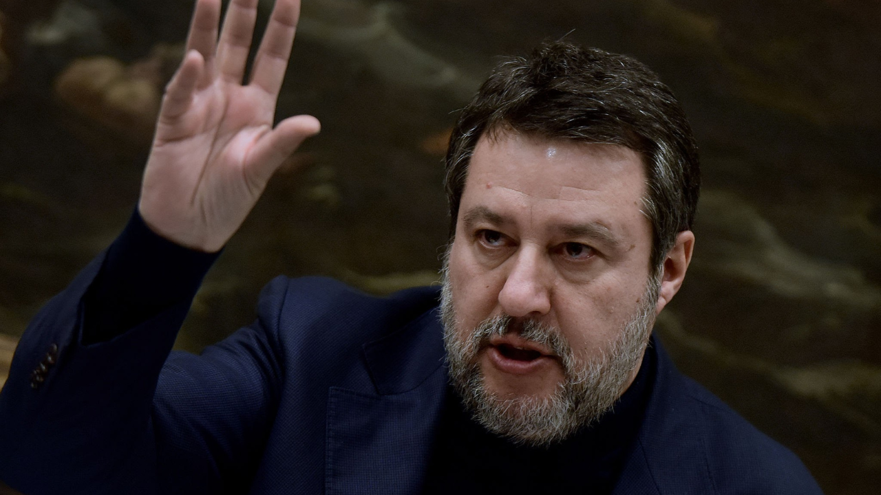 Carburante aerei, Salvini Riserve garantite fino a fine maggio.