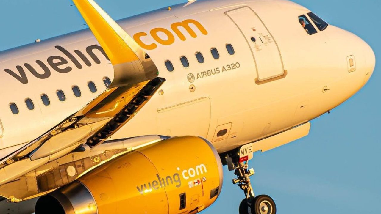 Vueling-aereo-livrea