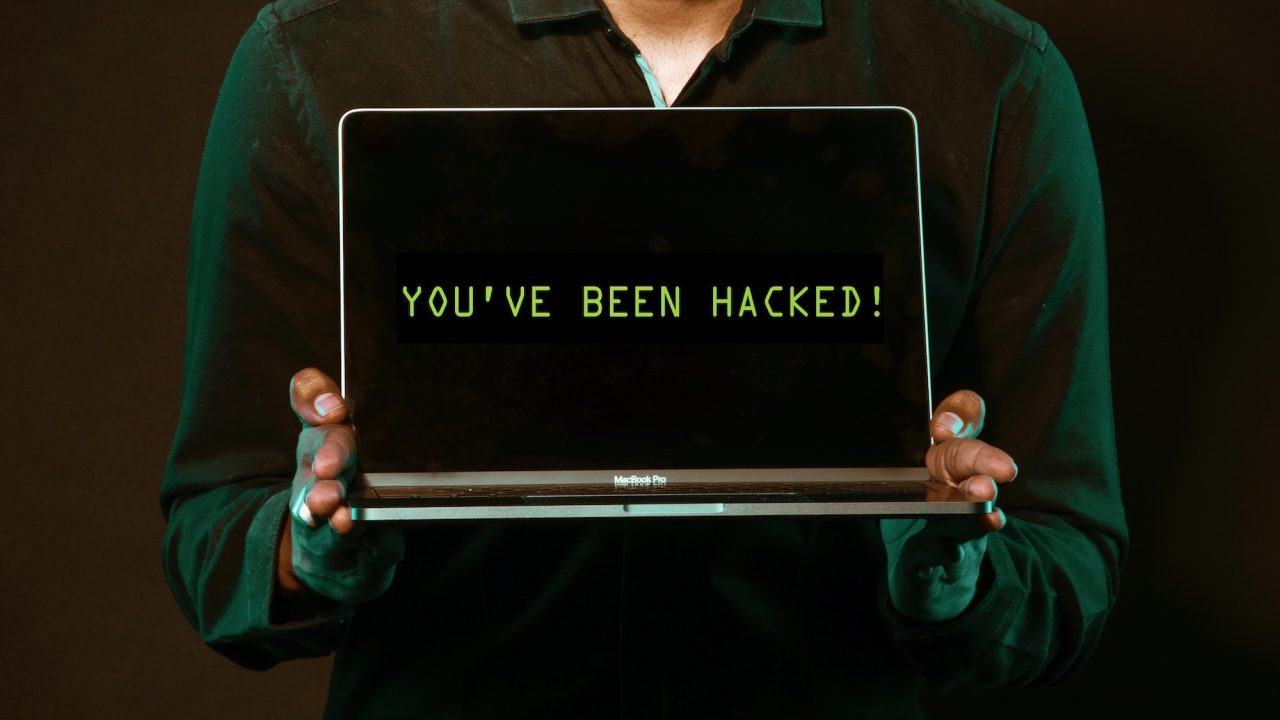 cyber-sicurezza-cybersecurity-business-traveller-4